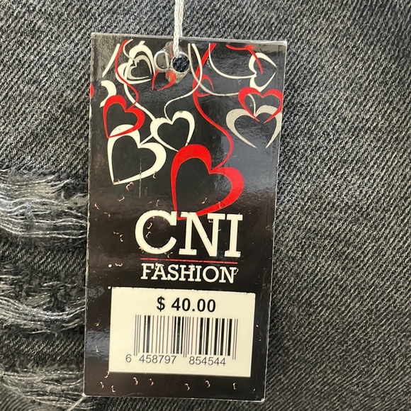 Casual Ripped CNI Jean Shorts - Picture 2 of 3